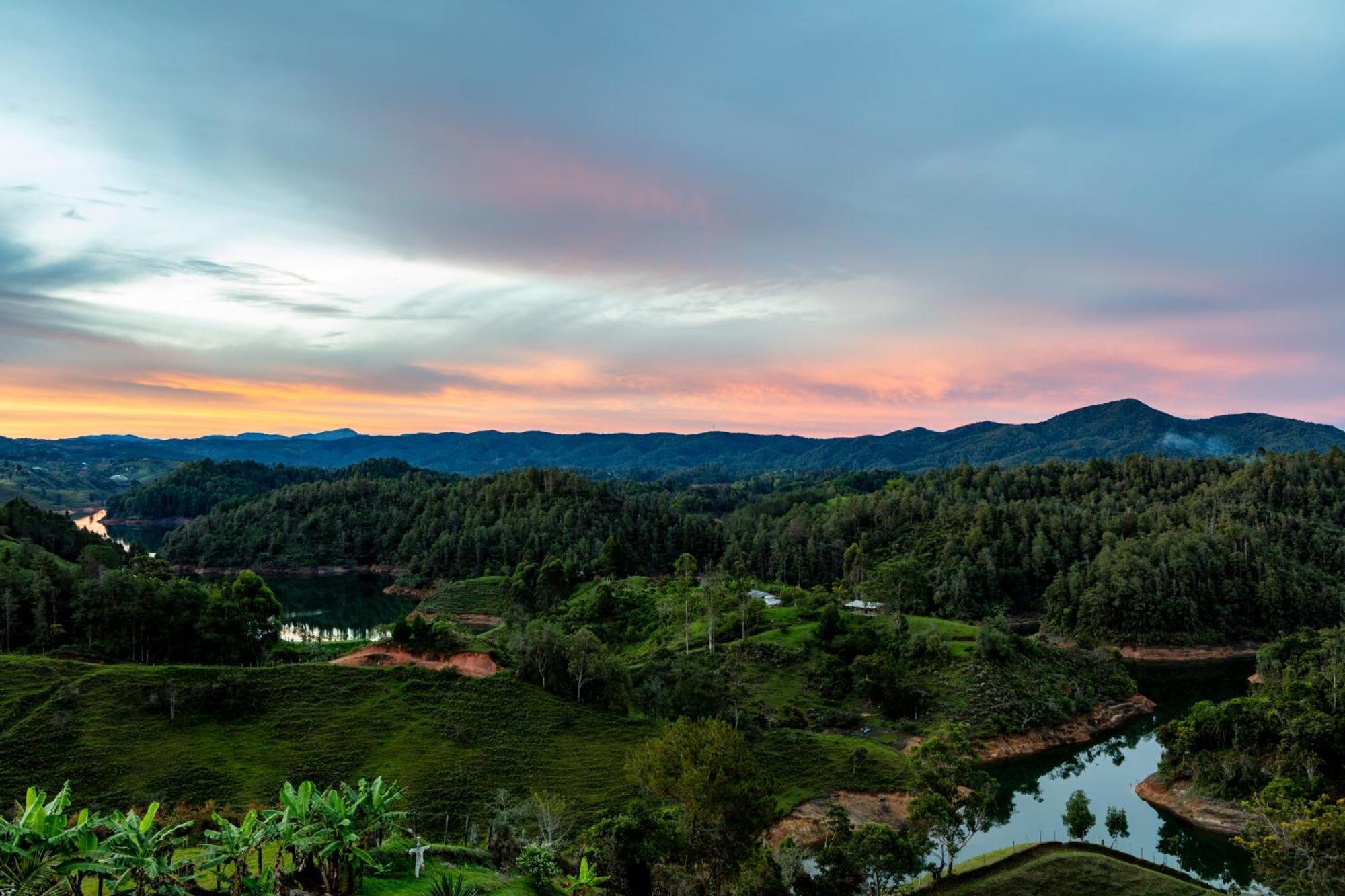 Hobbit Hotel Ecolodge- Guatapé Esterno foto